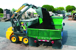 Five models in the New Holland 200 Series include the vertical lift Super Boom design.