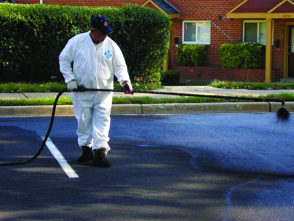 A mix consistency that keeps the aggregate suspended in the mix tank helps to ensure uniform distribution of aggregate throughout the seal coating job, says Geoff Crenson.