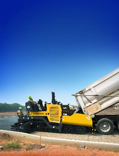 Rubber tracks offer the advantage of greater flotation, traction and stability, which can be an advantage in sandy or loose soils or in steeper terrain.