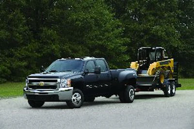 A fuel saver mode, six-speed transmissions and a new 3.08 axle ratio translate into increased fuel economy for the Chevy Silverado and GMC Sierra models.