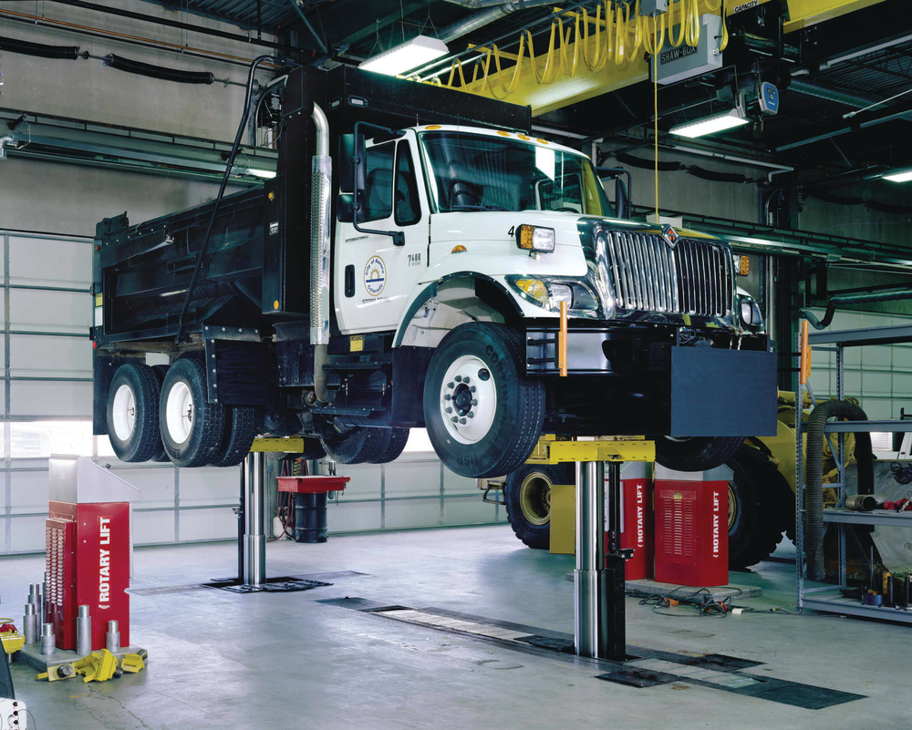 Rotaryliftmod30withdumptruck 10440381