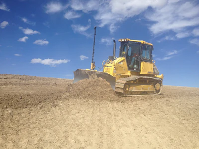 Electronically advanced dozers get a thumbs up from Jace Nix of GT NIX Construction. This Komatsu D51EX-22 has improved fuel consumption by 20% and productivity by 30% over the company's older dozer.