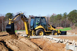 The Caterpillar F Series models feature an electronically controlled piston pump that automatically optimizes performance for specific operations, ensuring loader power management and backhoe productivity.