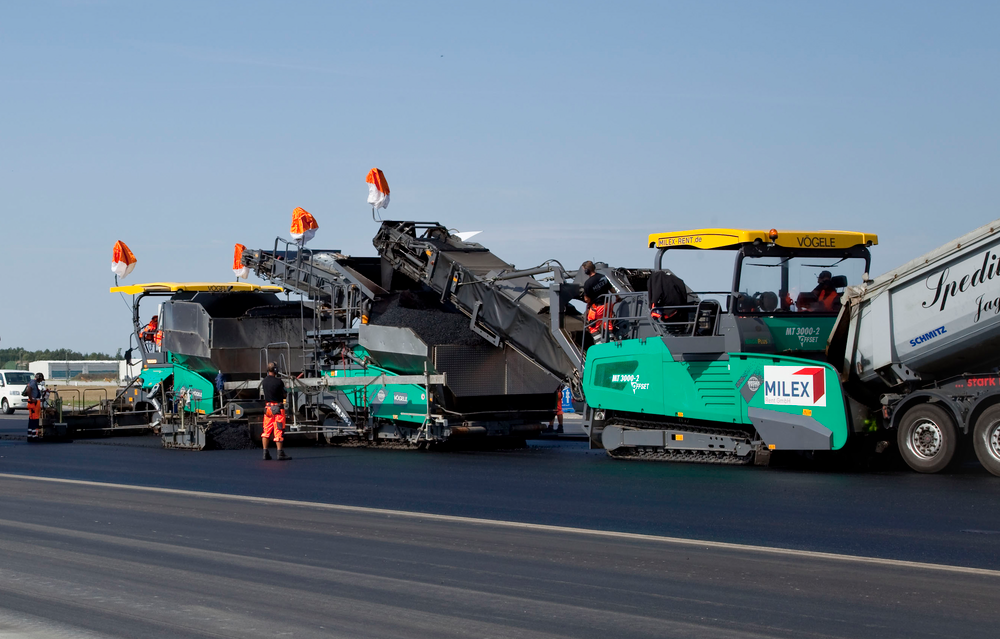 The InLine Pave method developed by VÖGELE yields both economic and technical advantages. The rapid paving process, shorter construction periods, less nuisance to traffic and the outstanding quality of the roadway are particularly noteworthy advantages.