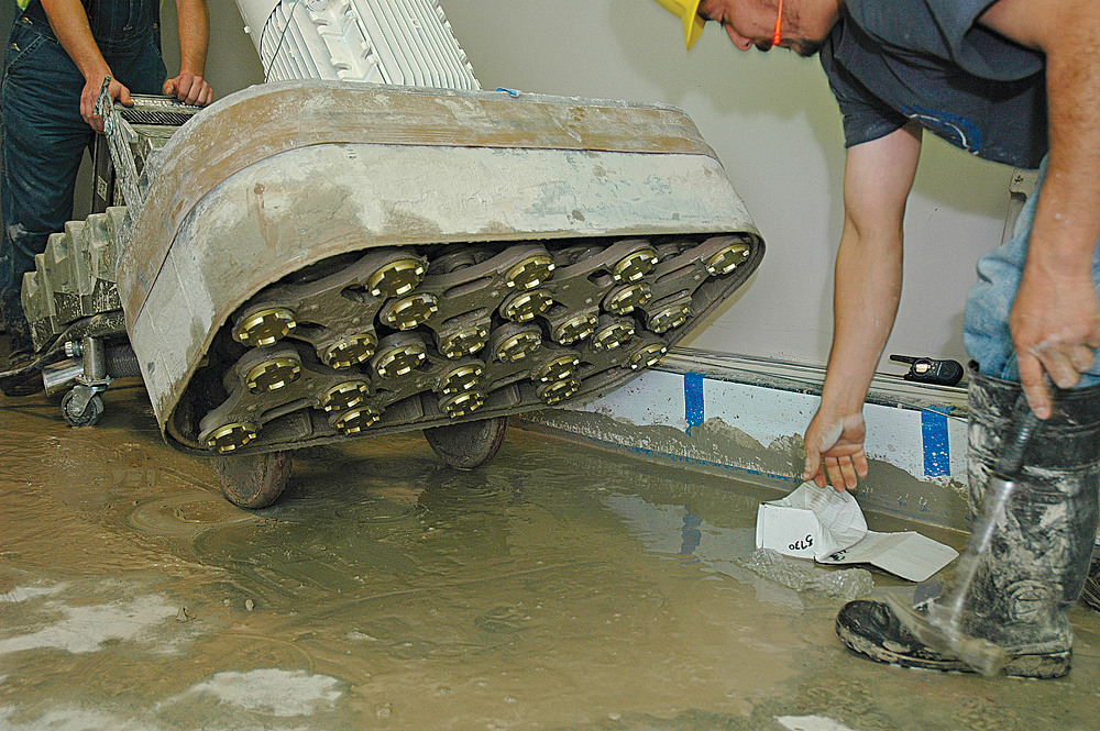 A quick-change system requires less time for changing abrasives, shortening the time machines stand idle on the job.