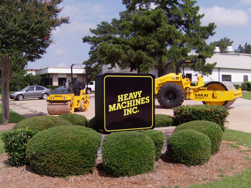 Heavy Machines Inc., headquartered in Memphis, TN, is a group of equipment dealers throughout the U.S. supplying heavy-duty, special purpose equipment for sale.