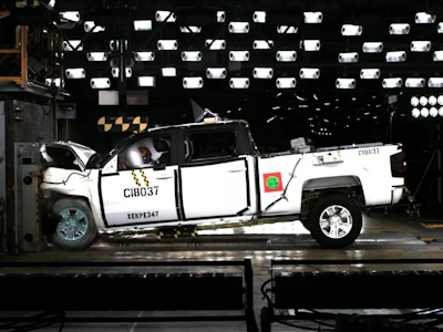 2014 Silverado Sierra Safety M 11122458