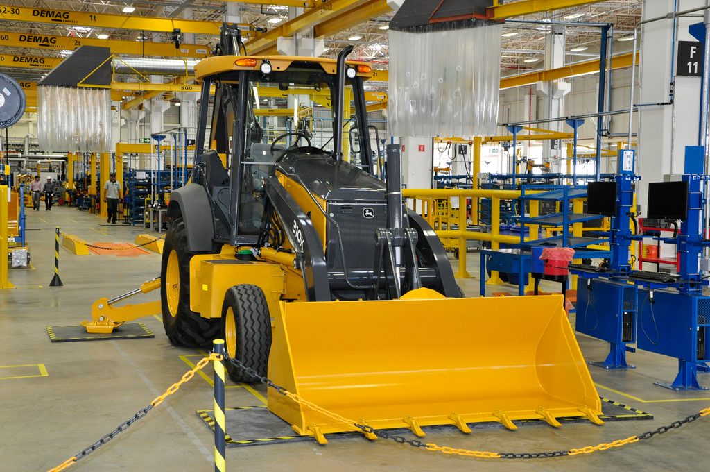 John Deere will manufacture backhoe-loaders and wheel loaders in one of the new Brazil manufacturing facilities and excavators, in partnership with Hitachi Construction Machinery, in the other.