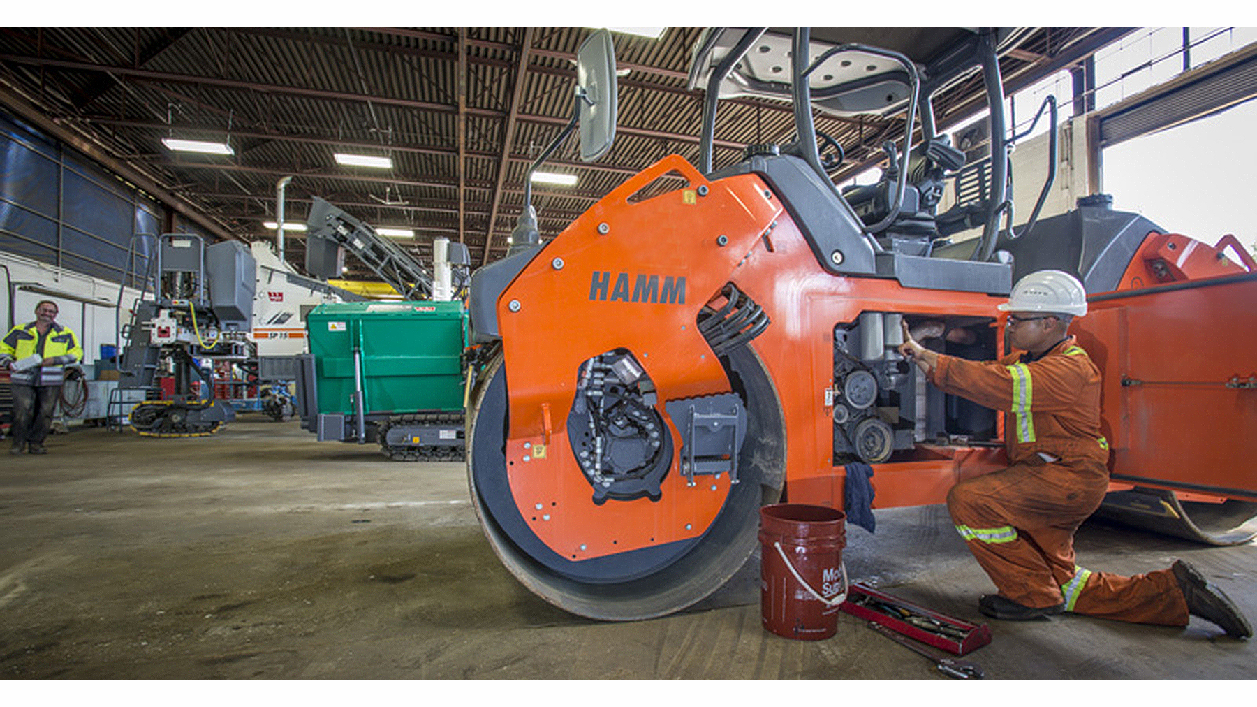 To keep vibratory rollers in peak operating condition, it’s important to perform daily service checks and to follow manufacturer-recommended service intervals.