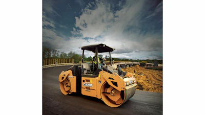 The new LCD screen on Case DV209C and DV210C asphalt compactors displays machine settings such as how much water is in the water tank, fuel levels and fault codes.