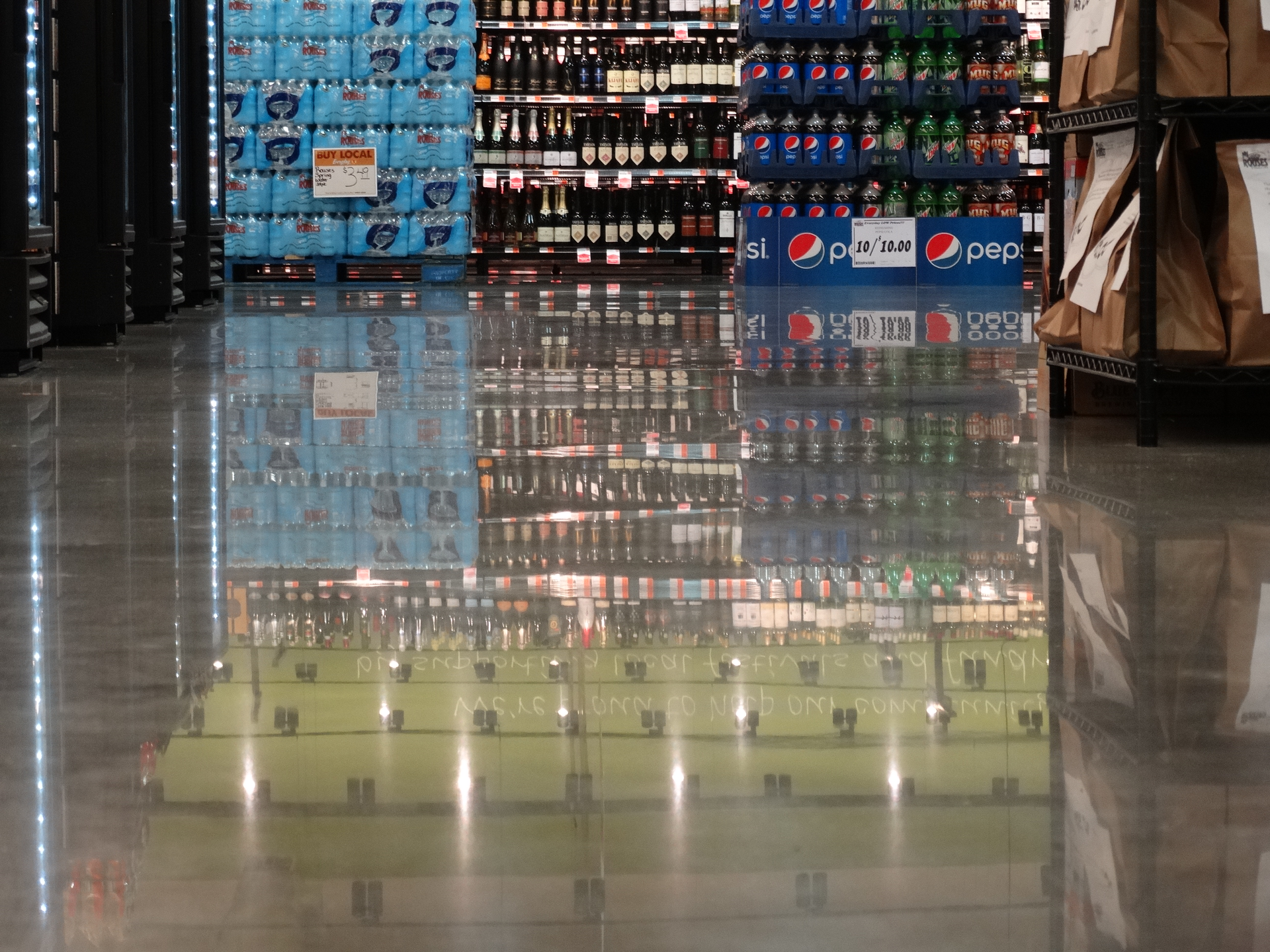 Floors that are constructed with Multiquip’s new SlabArmor product can achieve very high gloss readings when they are diamond polished.