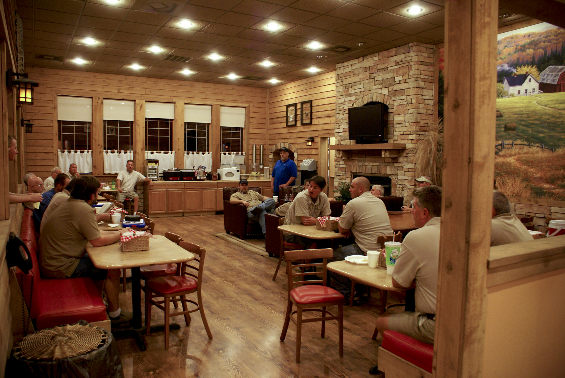 A vacation plan, insurance, in-office breakfasts (served in a café that doubles as a comfortable meeting room) and a performance rating system with competitive monthly rankings help employees focus on Hearthstone’s goal of retaining its customers.
