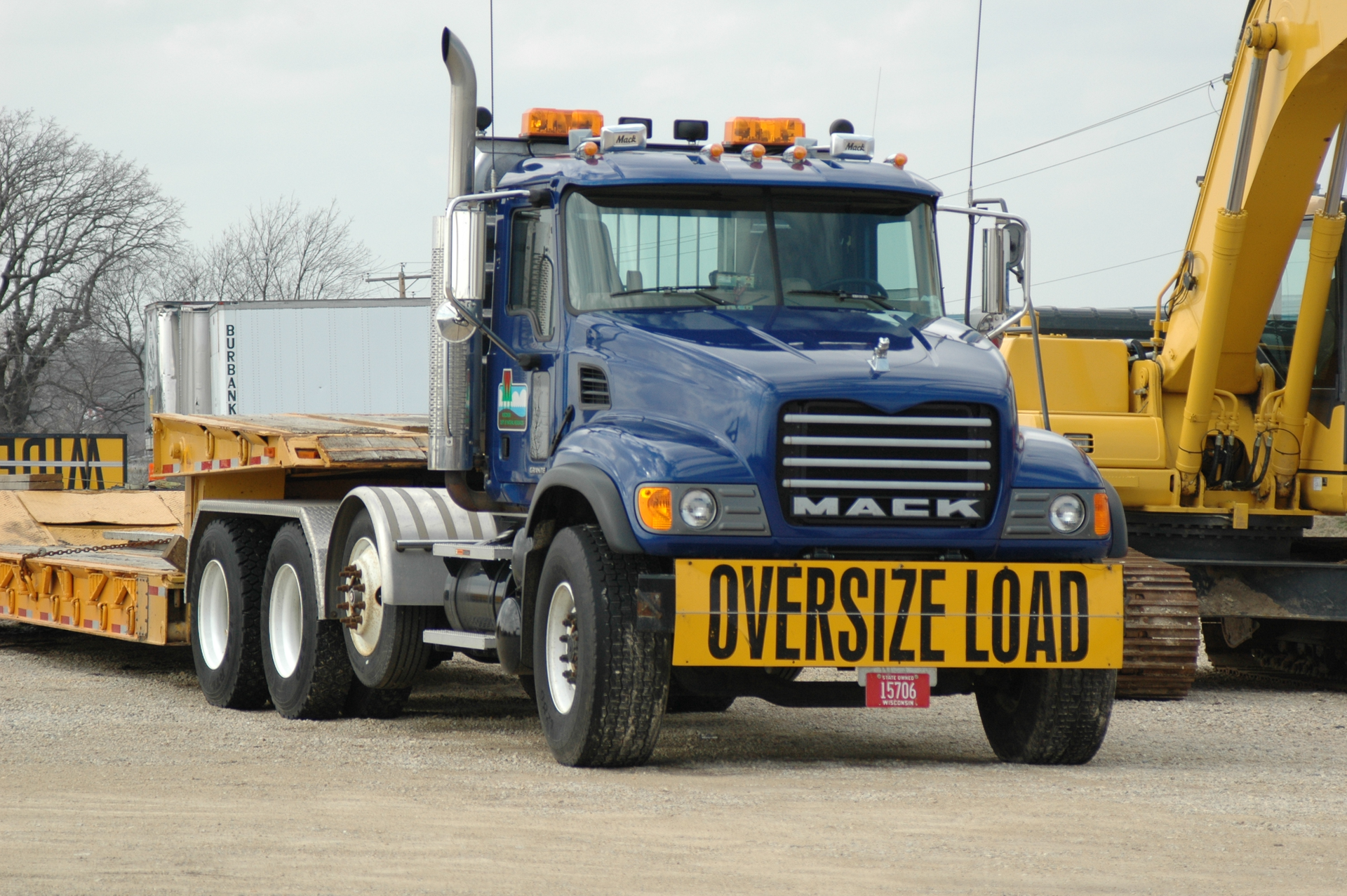 Extremely heavy or oversize loads can increase safety risks. Take it slow and take extra precautions, as needed, such as using a pilot car.