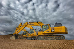 In addition to the PC210LCi launched in 2014, Komatsu has now features 3D capabilities with smart automation on its 36-metric-ton PC360LCi-11 and 49-metric-ton PC490LCi-11.