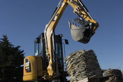 Cat 304 5E2 XTC MHEX with forks in working application C10874426 57926188a609b