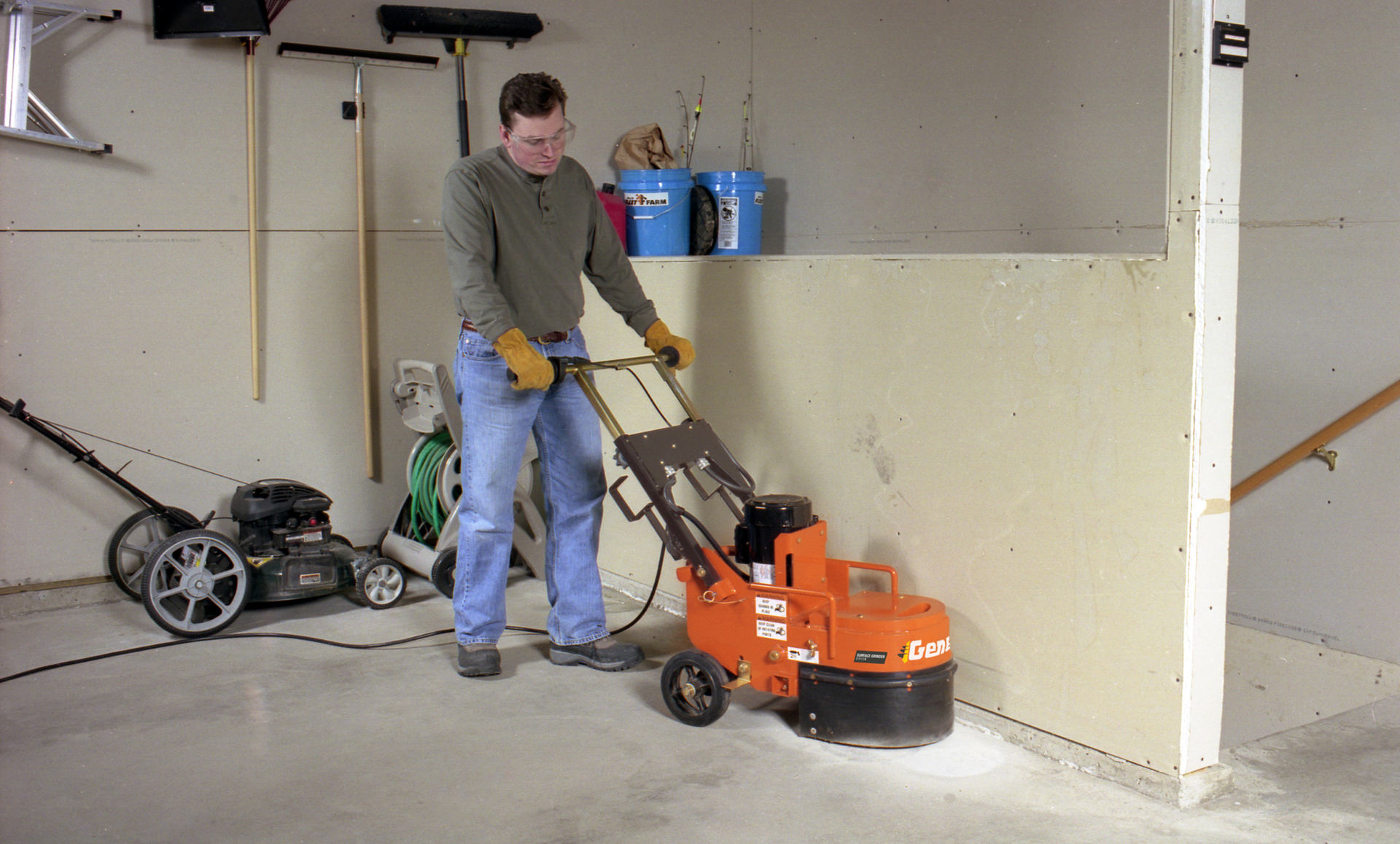 Contractors will have a much more pleasant experience operating their low-speed surface grinders if they are aware of proper operating techniques.