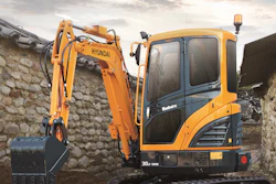 Hyundai R30Z 9AK new at CONEXPO 2017 586ad6646968d