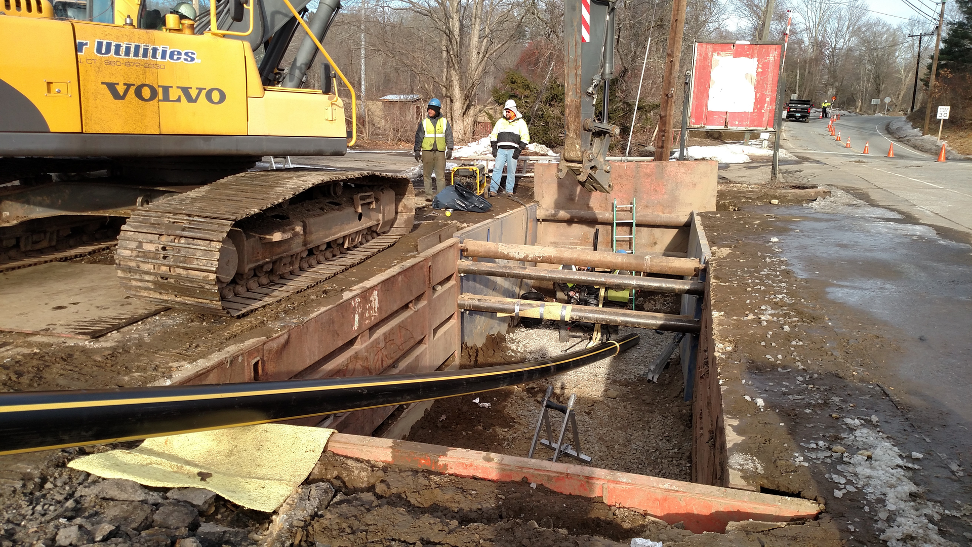Barber Utilities’ Volvo EC160C gets stuck into the Coventry Expansion project.