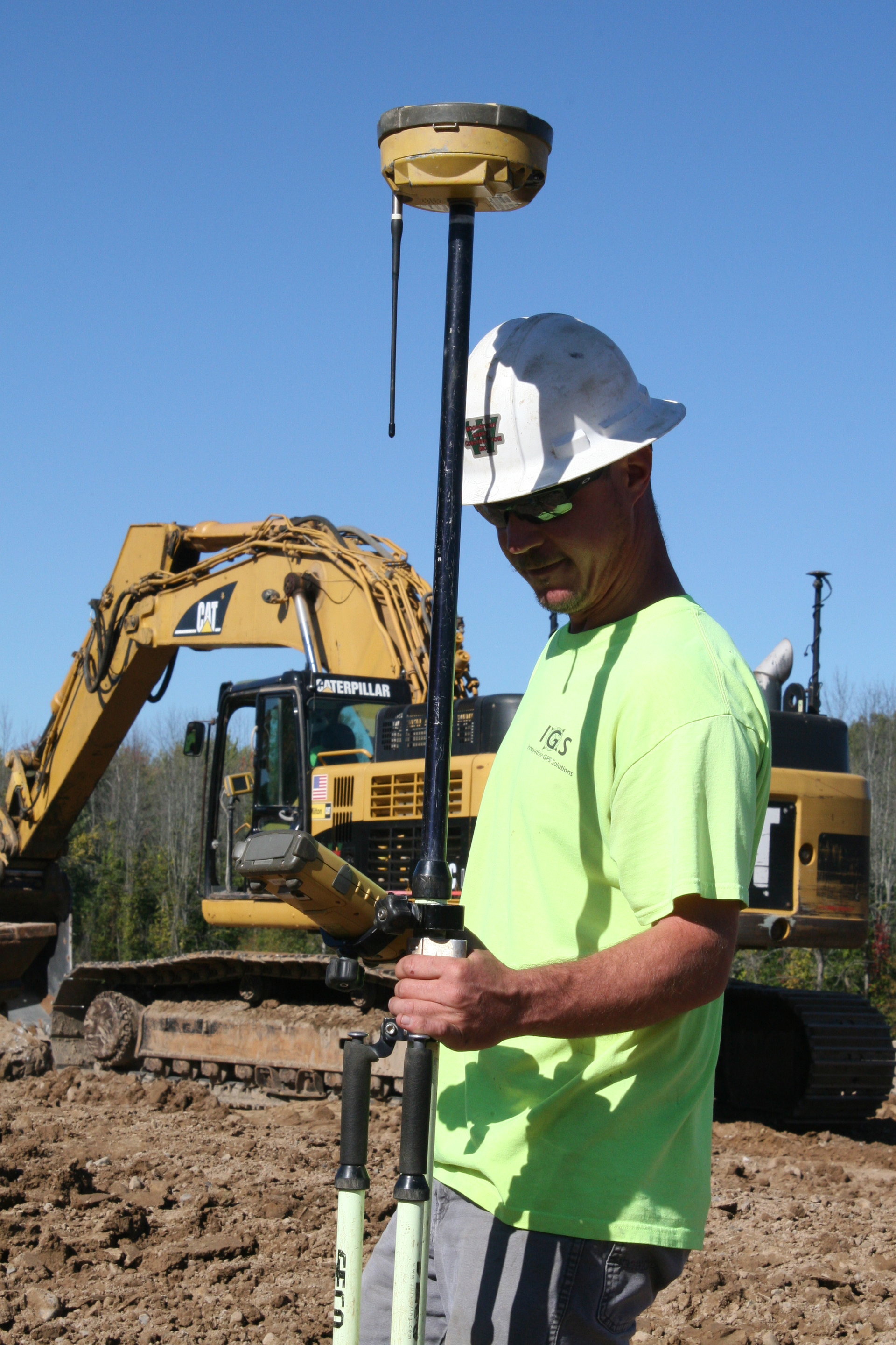 If crews need to check an elevation, the operator can do so from the cab or by using a Topcon FC-500 data collector working off the HiPer II receiver.