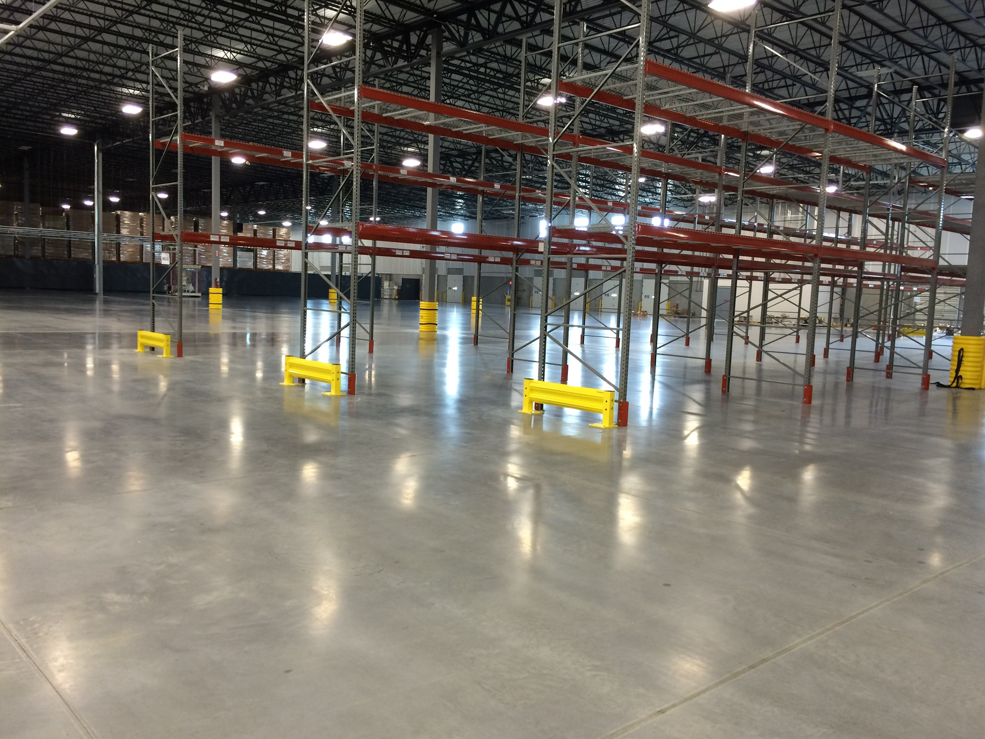 Pictured here is a warehouse/distribution center application using a lithium siliconate densifier.