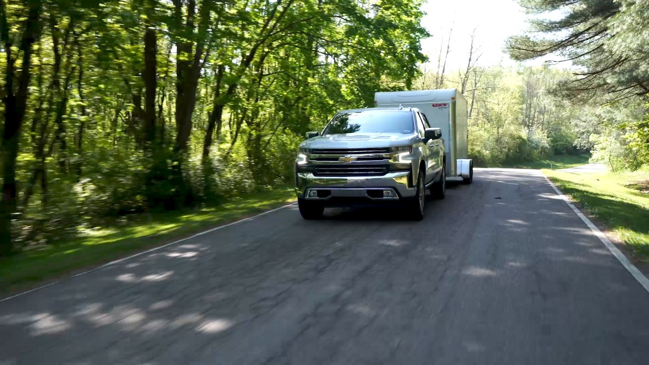 Chevrolet will introduce several towing features to improve customers’ trailering experiences on the 2019 Silverado 1500 pickup truck.