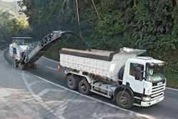 Site Manager Cleiton Farias de Jesus also appreciates the eco-friendly technologies of the W 200. They play a key role in ensuring that his company meets the ISO 14001 Environmental management standard.