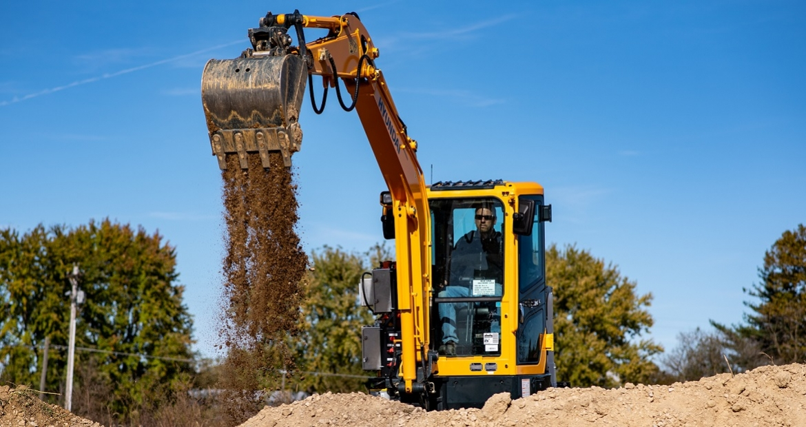 Hce Cummins Electric Mini Excavator Web Banner