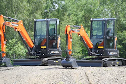 The Stage V-compliant DX27z and DX35z zero tailswing models provide a mix of stability, controllability and high digging forces.