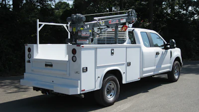 The Venturo ET12KX-P features proportional controls which give the operator precise load control functions including rotation, elevation and extension. Many smaller electric cranes do not include full power boom extension and/or proportional controls due to the on/off function of many electrical systems.