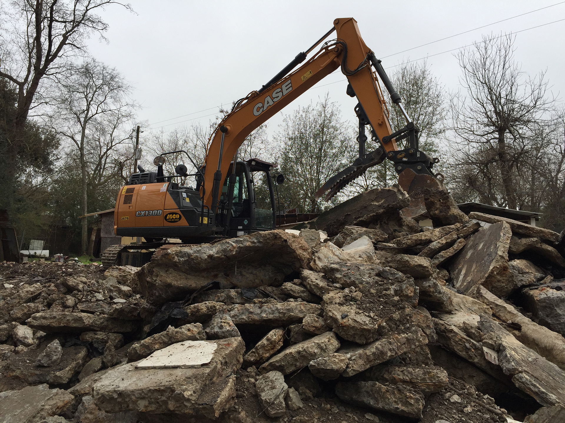 Case Dealer Asco Donates Equipment2