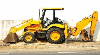 There are currently 140,260 mobile heavy equipment mechanics employed. The average wage for all occupations is $25.66 per hour or $53,370 per year.