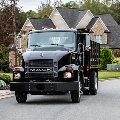 Available in 4x2 configurations, the MD6 and MD7 models feature a sharp wheel cut for enhanced maneuverability for crowded urban settings. The MD Series cab design features a short bumper-to-back-of-cab (BBC) measurement of 103 in.