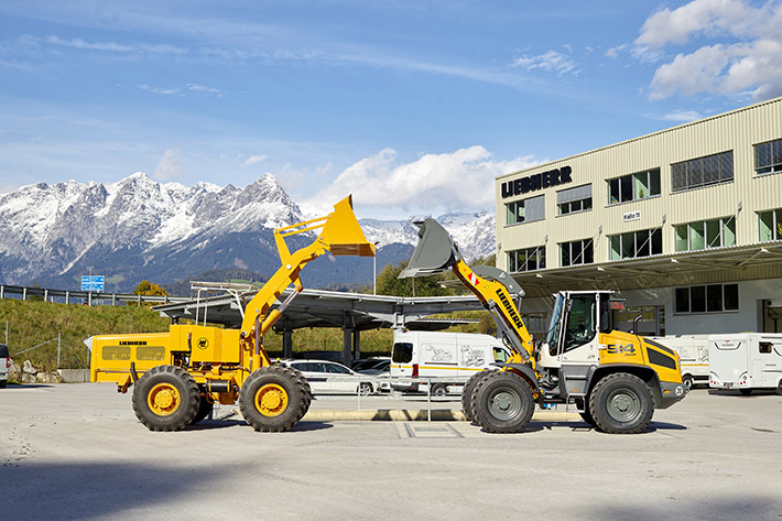 Six decades of wheel loader history at a glance: The almost 60-year-old LSL 1500 with a Liebherr stereoloader L 514 of the latest generation.