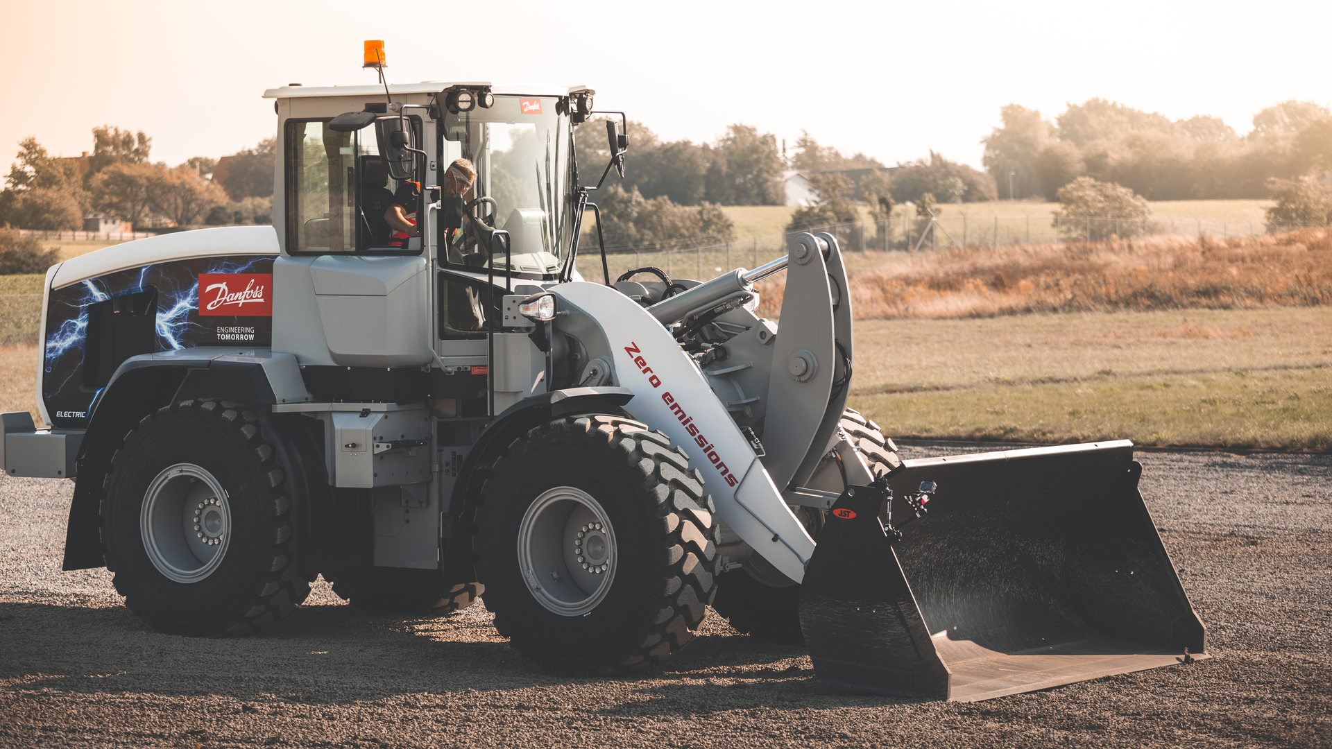 Danfoss Editron Fully Electric Wheel Loader System