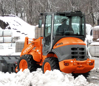 Recognizing that the operator market is tight and often new operators are given the smaller, less complicated loaders to start on, simple controls give new operators a level of comfort and allow seasoned operators to focus on the task at hand quickly and efficiently.