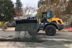 The swing loader provides stability with maximum mobility and the ability to complete tasks in a very limited space. The ability to swing the attachment around limits the need to drive and reposition the machine.