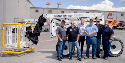 Alden Equipment Inspecting The First Snorkel A46 Jrt In The Order With Members Of The Snorkel Team In Henderson, Nevada (see Press Release For Full Caption)