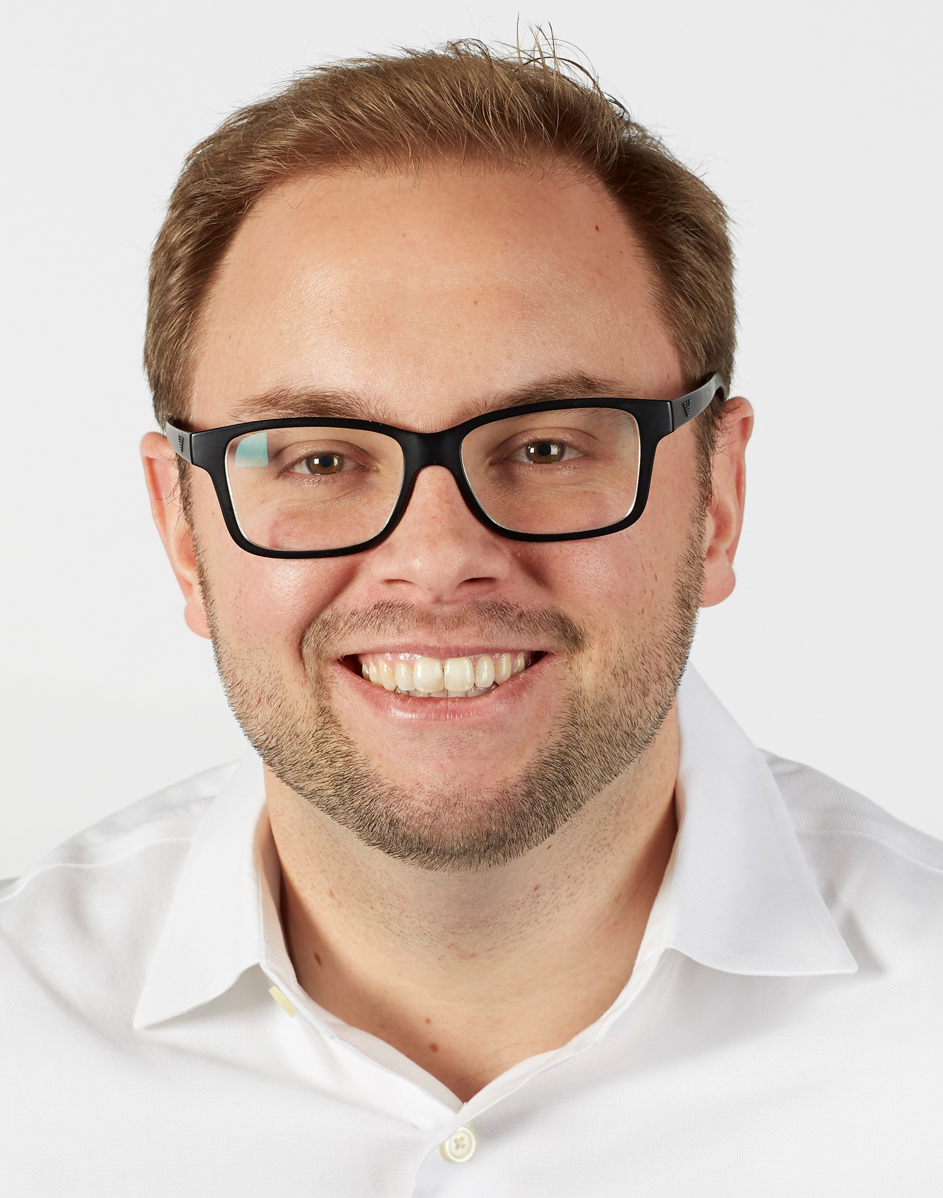 Kevin Gee Head Shot Headshot