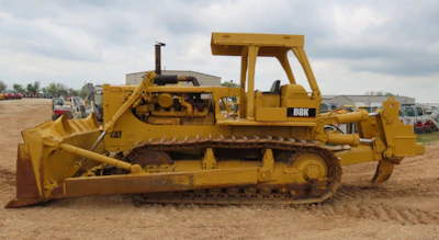 This 1979 Caterpillar has a fairly recent paint job. It is very clean and has been well maintained throughout its life. The paint job is not hiding anything like rust and decay.