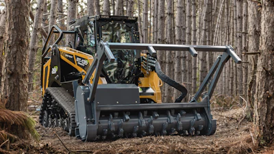 The RT-135/RT-135 Forestry builds on the powerful foundation of the RT-120, delivering 10% more horsepower and the highest hydraulic flow of any compact track loader.