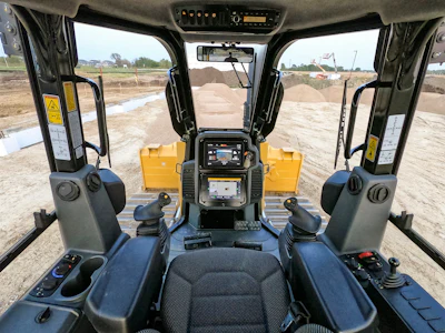 Caterpillar D4 Dozer Cab 60e604e2c99d8