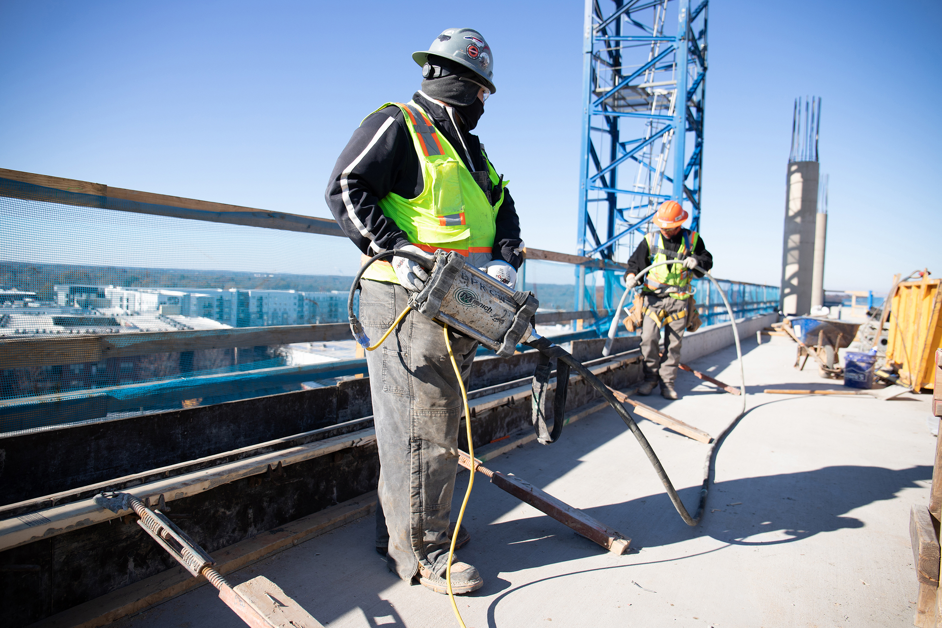 To eliminate the imperfections in the pile caps, columns and barrier walls, DPR Construction used four Stinger electric flex shaft vibrators from Minnich Manufacturing on the jobsite.