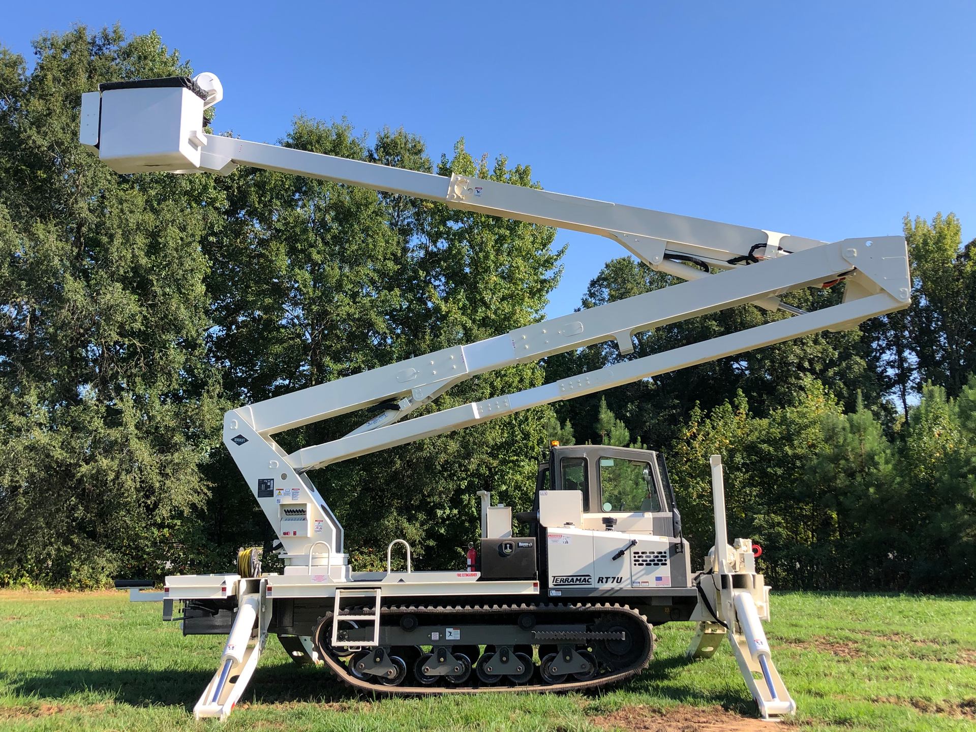 Terramac Rt7 U Versalift 7500 1
