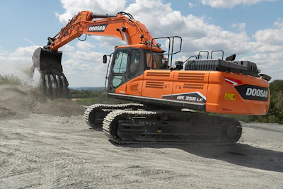 The DX350LC-7 is powered by a DL08 diesel engine and features D-ECOPOWER technology to manage fuel consumption.