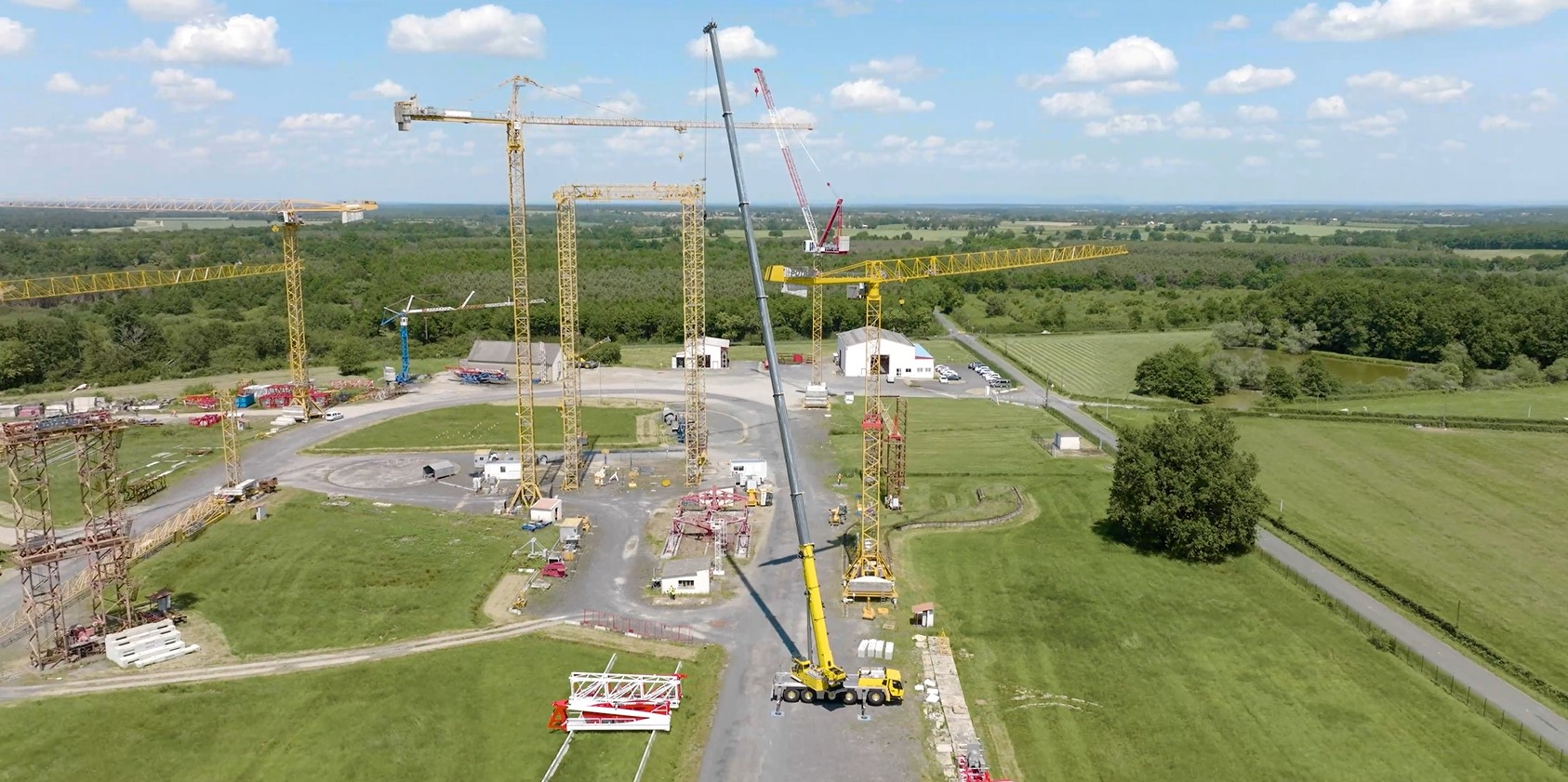 CONNECT enables remote monitoring through an app-based system that gives owners and operators the ability to view real-time crane information, receive alerts and exchange data.