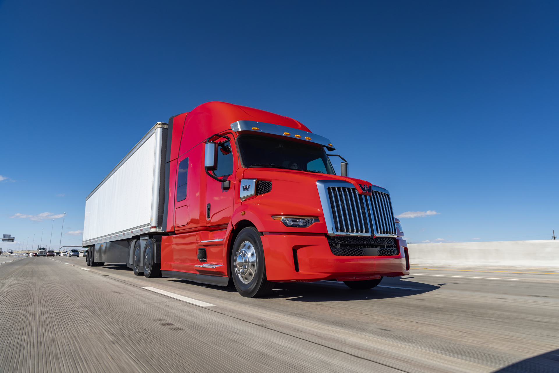 Equipped with safety and connectivity features, the 57X is available with Detroit Powertrain components, including Detroit DT12 Direct or Overdrive AMT transmissions.