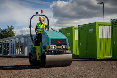 The eARX 26-2 roller features a fully electric drive that can operate for 18 hours or longer without recharging.