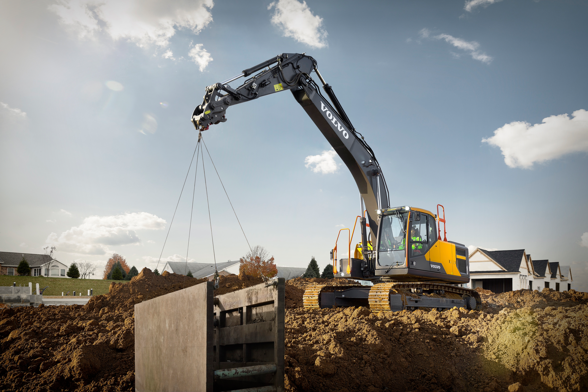 With a lifting capacity of 16,138-lbs., the Volvo EC200E excavator supports a variety of attachments and is equipped for quick couplers.