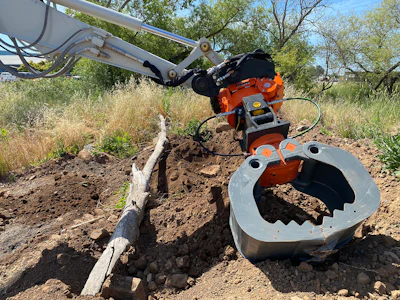 NOX tiltrotators transform excavators into multi-functional carriers that work in deep trenches, under or between existing pipes and tubes and in other confined space applications.
