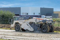 The AutoTrac automatic steering system makes Wirtgen cold recyclers and soil stabilizers even more efficient.